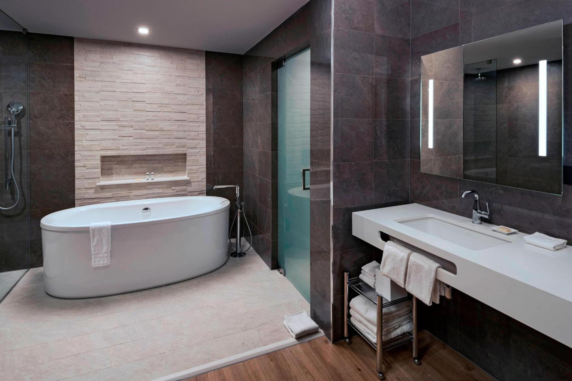 Ac Escazu 5*